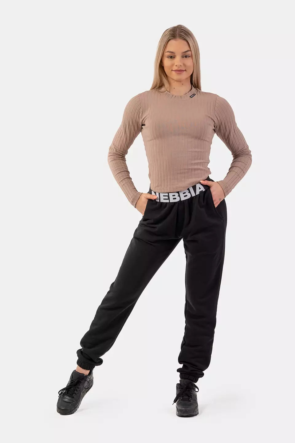 NEBBIA Iconic Mid-Waist Sweatpants, Svart
